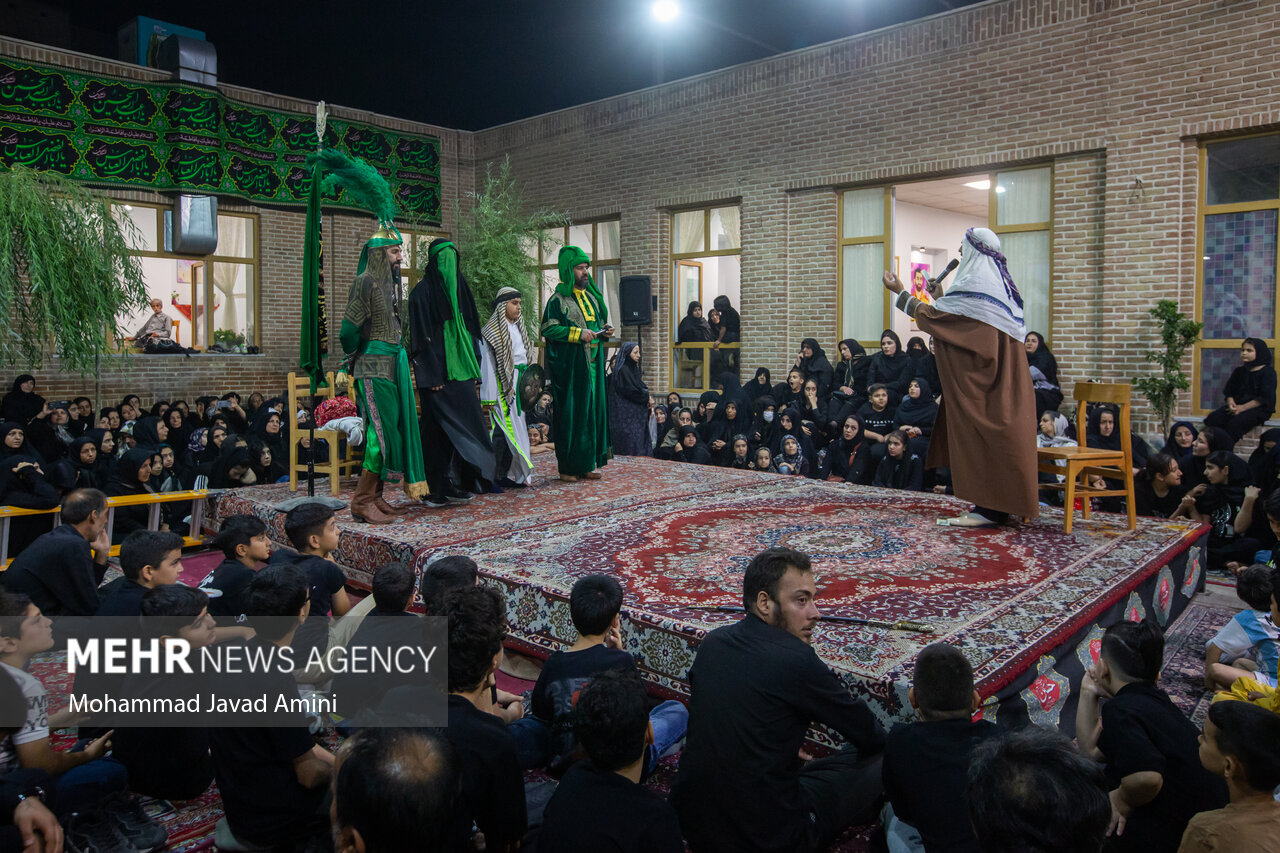 تعزیه‌خوانی دهه اول محرم در منزل شهید عباس بابایی