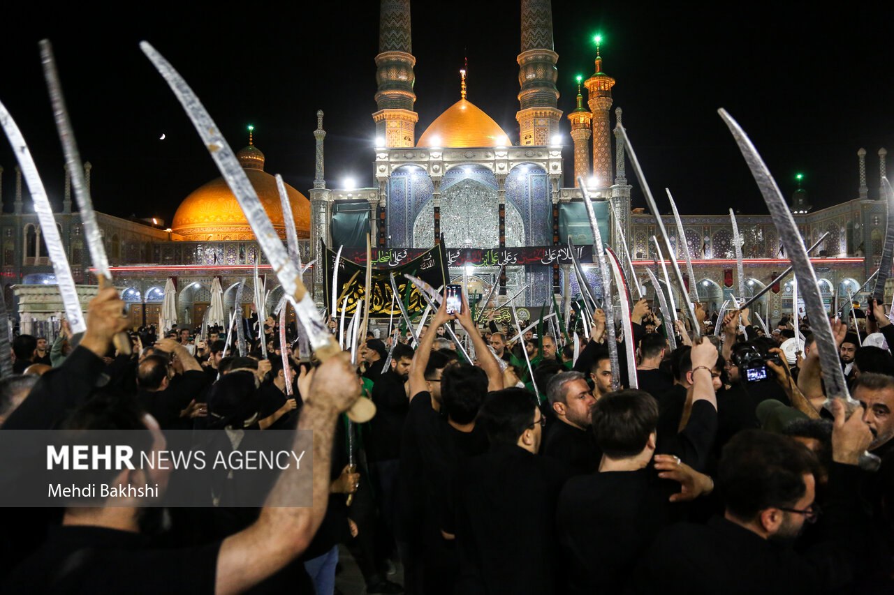  دسته عزاداری «مشق شمشیر» نجفی‌های مقیم قم 