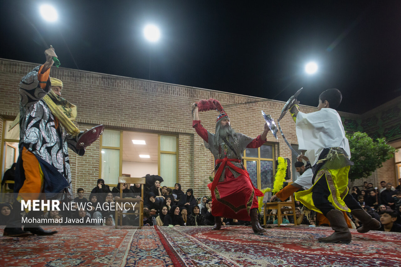 تعزیه‌خوانی دهه اول محرم در منزل شهید عباس بابایی