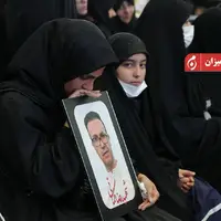 حضور همسر یکی از شهدای زندان اوین در آیین گرامی‌داشت شهدای اقتدار