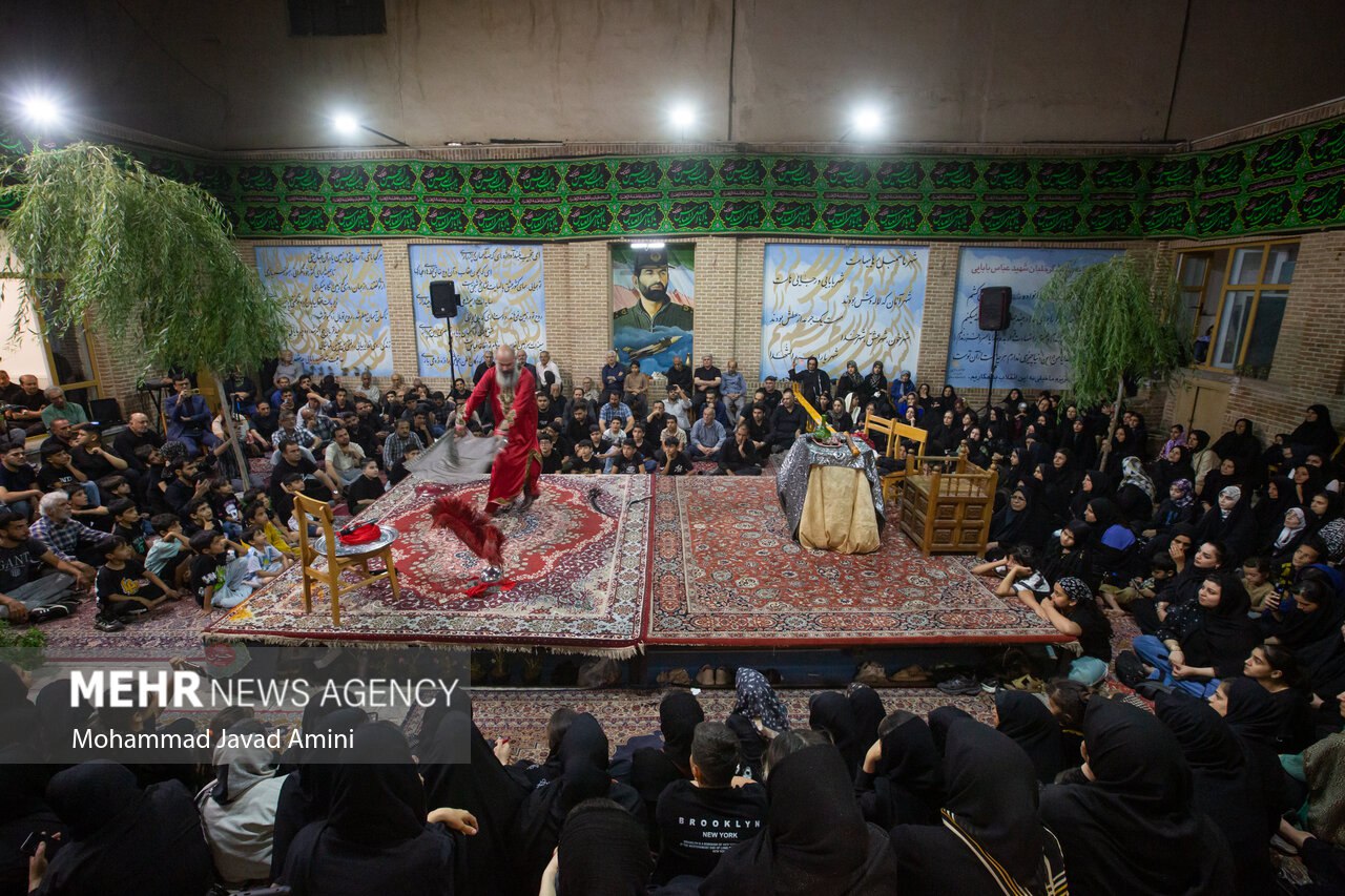 تعزیه‌خوانی دهه اول محرم در منزل شهید عباس بابایی