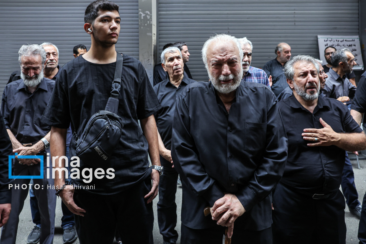 عزاداری امام حسین(ع) در بازار تهران