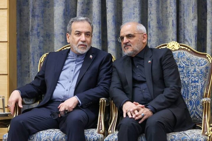 عزیمت عراقچی همراه رئیس‌جمهور به جمهوری آذربایجان