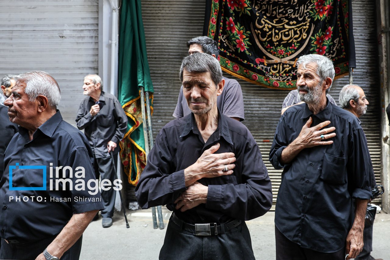 عزاداری امام حسین(ع) در بازار تهران
