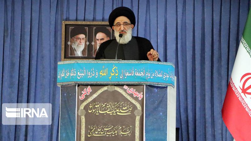 امام جمعه کرج: تسلیم در قاموس جمهوری اسلامی نیست