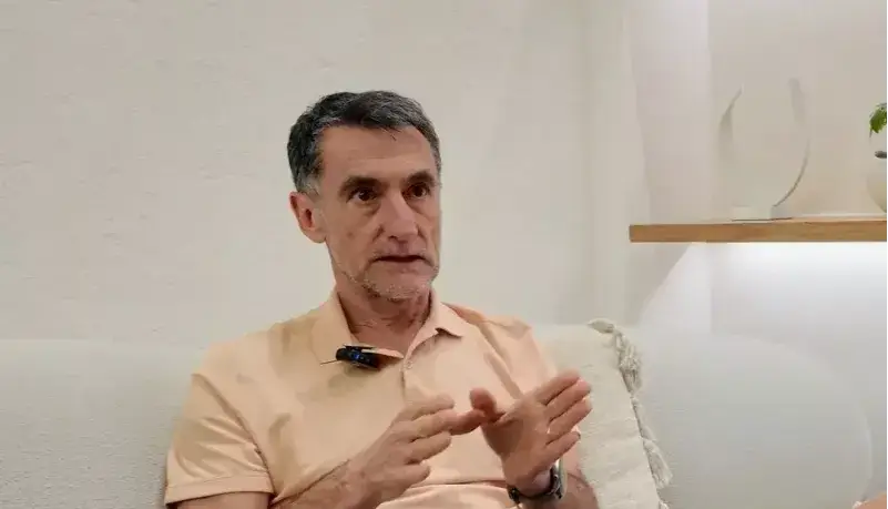 پین: بازیکنان استقلال یادگیری را بغل میکردند