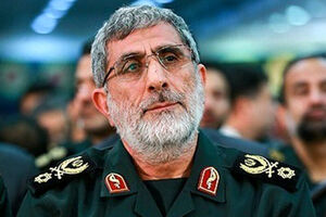 حضور سردار قاآنی در تشییع شهید ایزدی