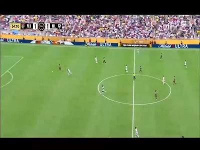 سیو محشر یاسین بونو در مصاف تک‌به‌تک