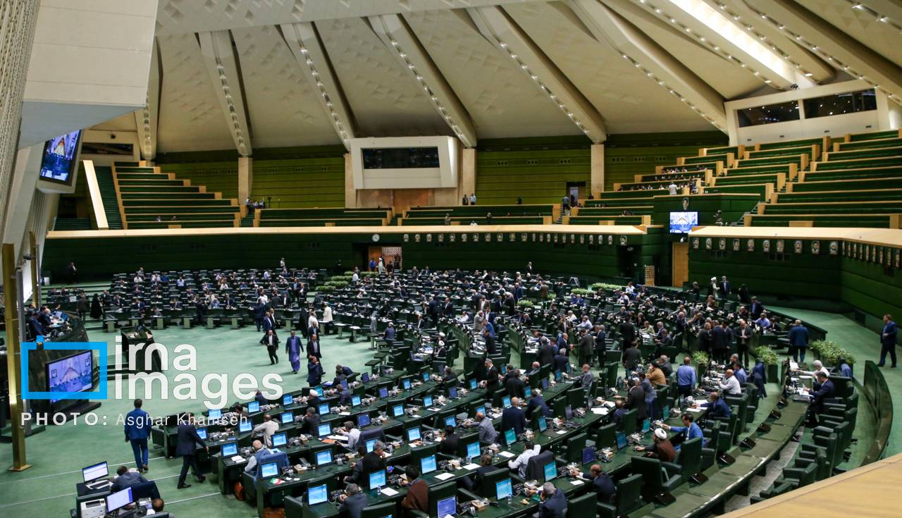تعلیق همکاری ایران با آژانس انرژی اتمی، مصوبه انقلابی مجلس بود