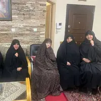 دیدار معاون پزشکیان با مادر شهید باقری