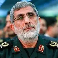 حضور سردار قاآنی در تشییع شهید ایزدی 
