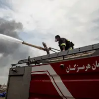 مجتمع تجاری نور شهر درگهان جزیره قشم طعمه آتش شد 
