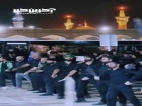 جرای آیین شاه حسین گویان آذری‌ها در ورودی حرم مطهر رضوی