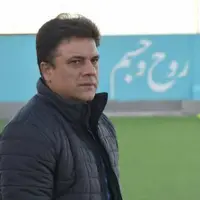یک مربی آچار به دست روی نیمکت شمس آذر!