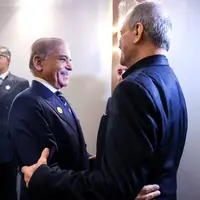 دیدار نخست‌وزیر پاکستان با پزشکیان