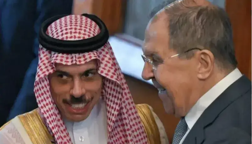تبریک فوتبالی لاوروف به وزیر امور خارجه عربستان
