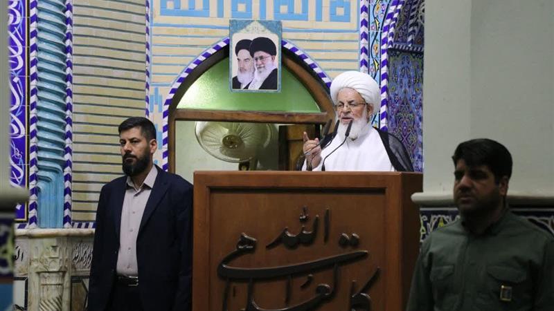 امام جمعه یزد: قاطعیت رهبری، دشمن را منکوب کرد