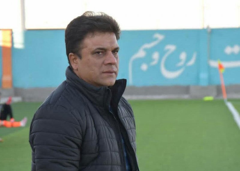 یک مربی آچار به دست روی نیمکت شمس آذر!