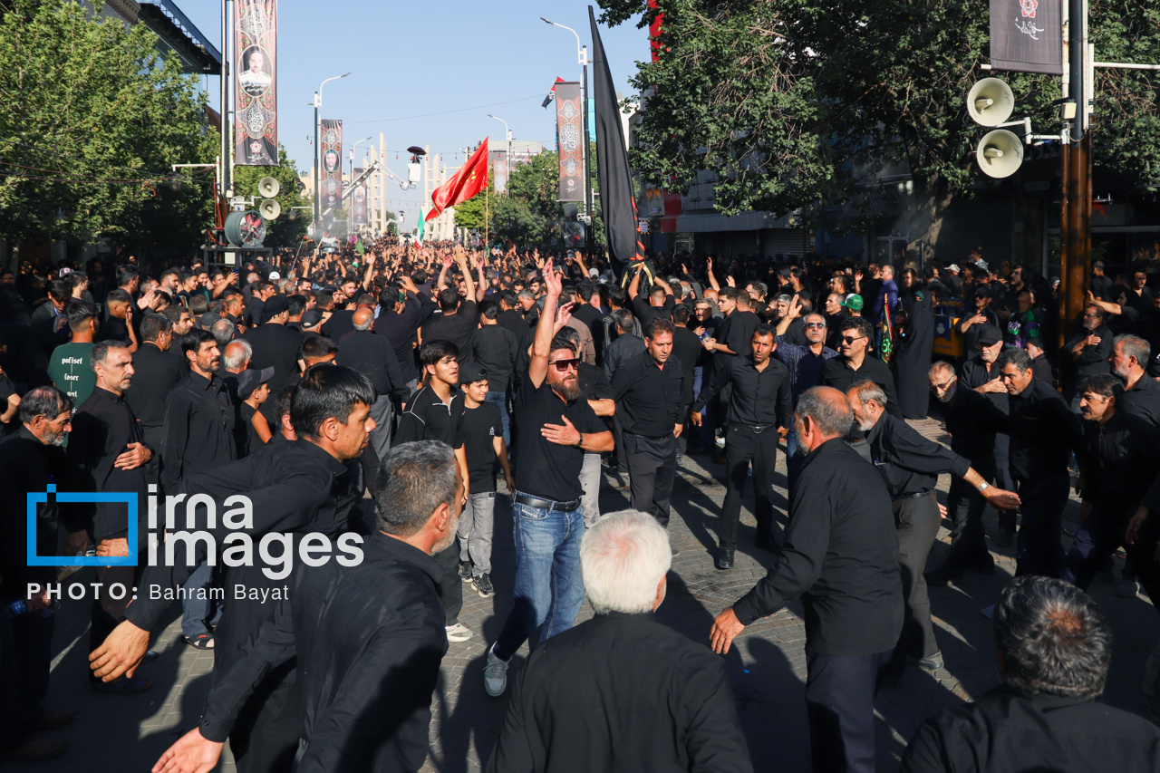 عکس/ اجتماع عزاداران حسینیه اعظم زنجان در «یوم العباس»