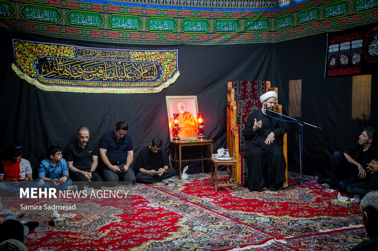 آیین عزاداری حسینی در خانه تاریخی ملک