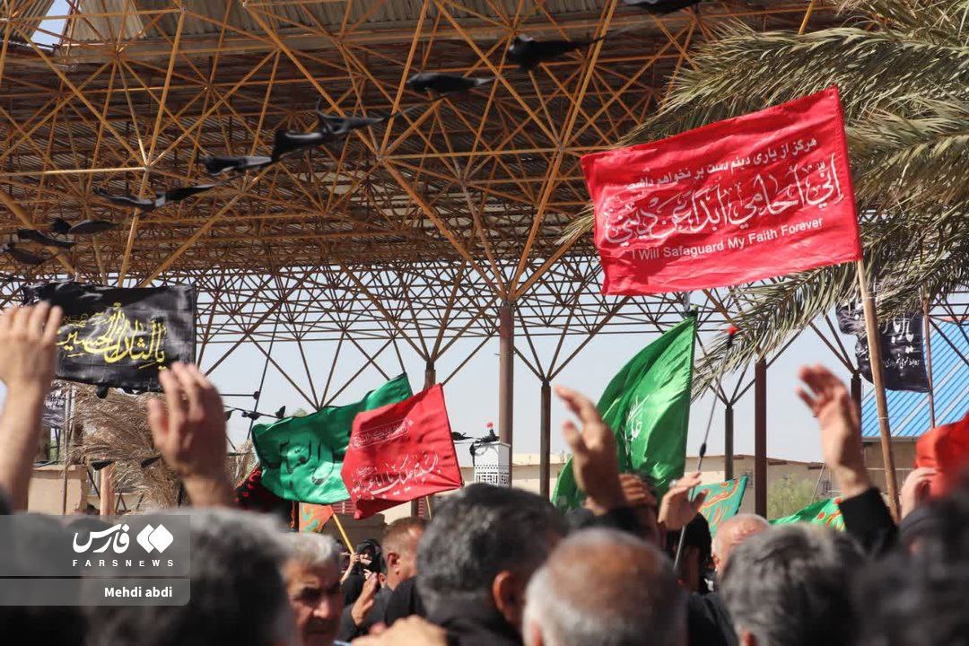 سوگواری زائران حسینی در مرز مهران