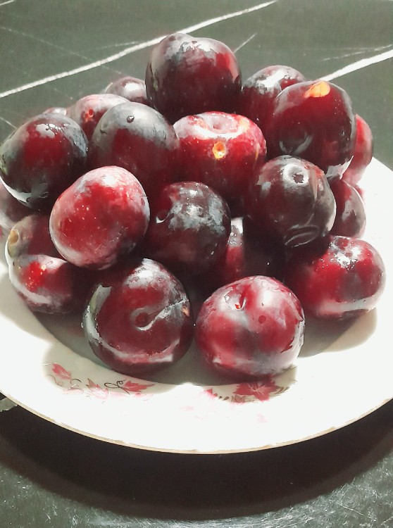 از شما/بفرمایید آلو مال باغ 😋😋