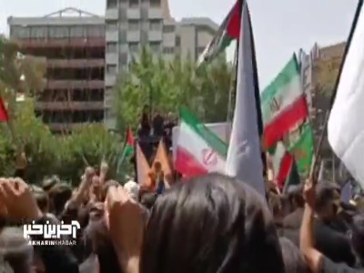 حرکت دسته عزاداران مسجد دانشگاه تهران به سمت خیابان فلسطین