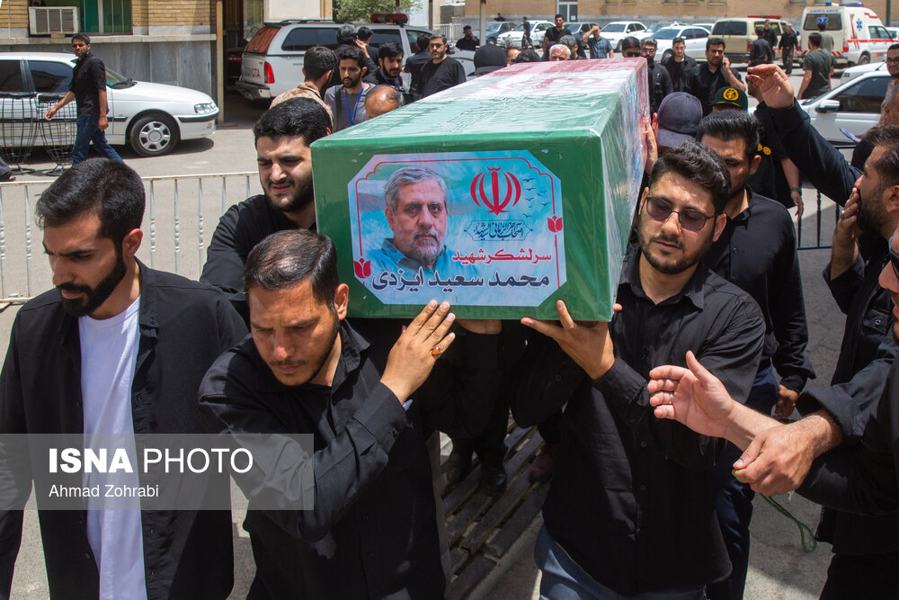 عکس/ تشییع پیکر سرلشگر محمد سعید ایزدی و جانباز شهید محمد آقازیارتی در قم