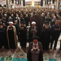 نماز جماعت ظهر تاسوعا در قم اقامه شد
