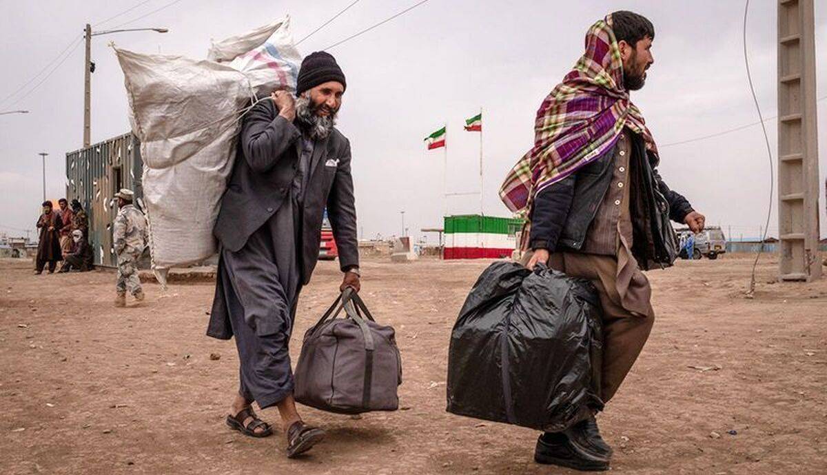 بازگشت بیش از ۲۶ هزار افغانستانی به کشورشان از مرز تایباد در یک روز