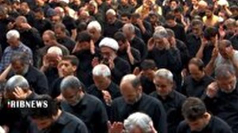 اقامه نماز ظهر تاسوعا در حرم حضرت معصومه (س)
