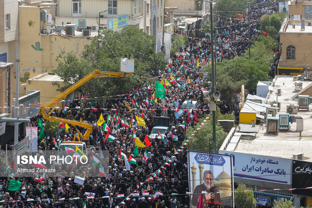 عکس/ تشییع پیکر سرلشگر محمد سعید ایزدی و جانباز شهید محمد آقازیارتی در قم