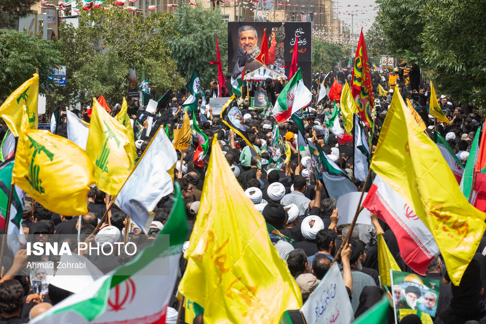 عکس/ تشییع پیکر سرلشگر محمد سعید ایزدی و جانباز شهید محمد آقازیارتی در قم