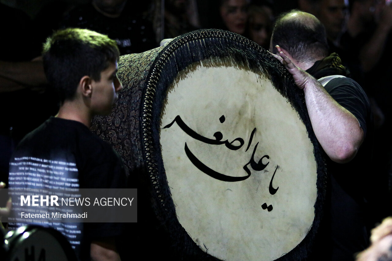 مراسم عزاداری شب تاسوعای حسینی در میدان منیریه تهران