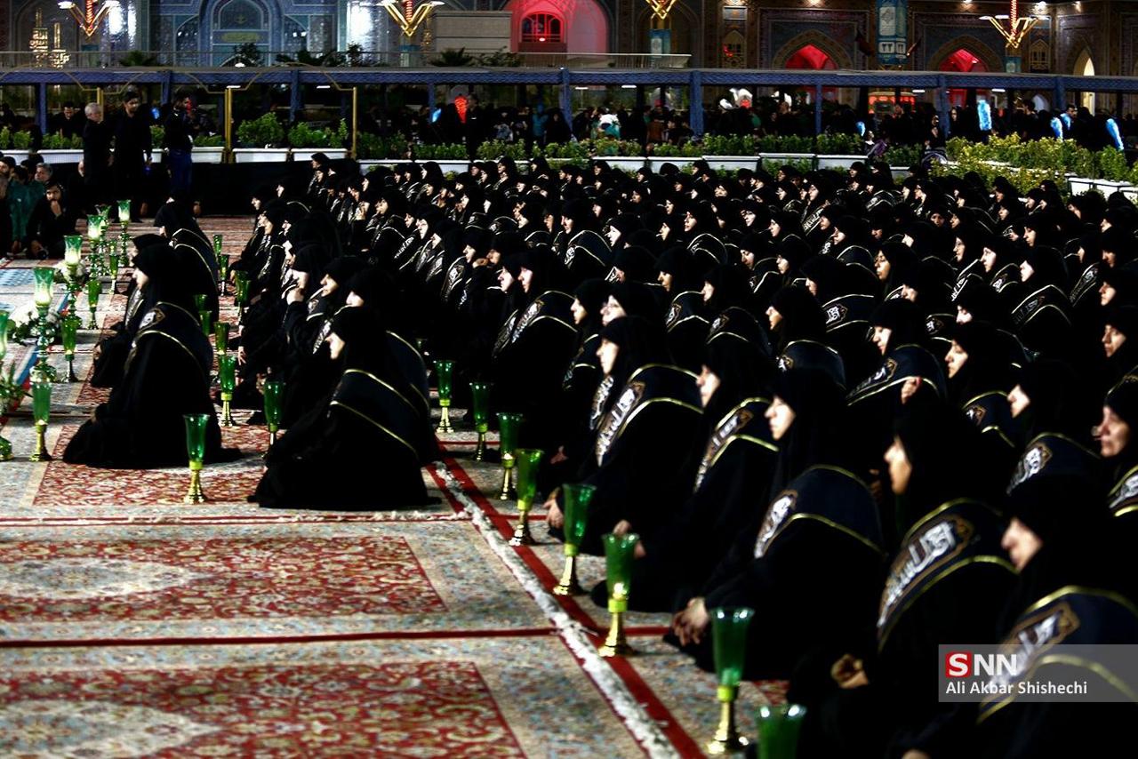 عکس/ خطبه خوانی شب عاشورا در حرم مطهر رضوی