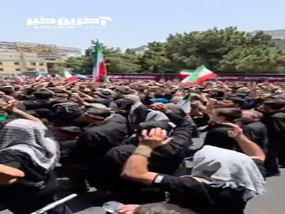 دودمه عزاداران ظهر عاشورای سعادت‌آباد با نوای میثم مطیعی