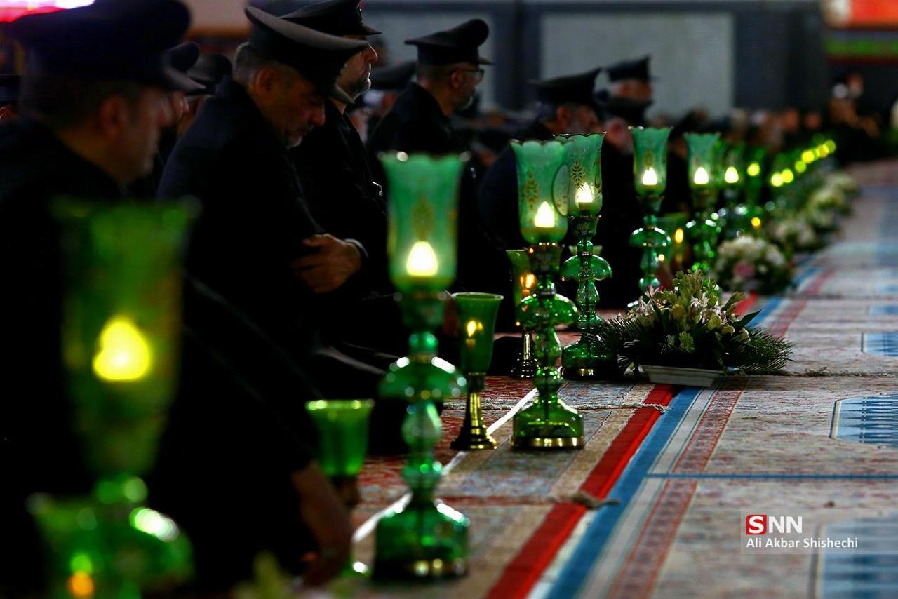 عکس/ خطبه خوانی شب عاشورا در حرم مطهر رضوی