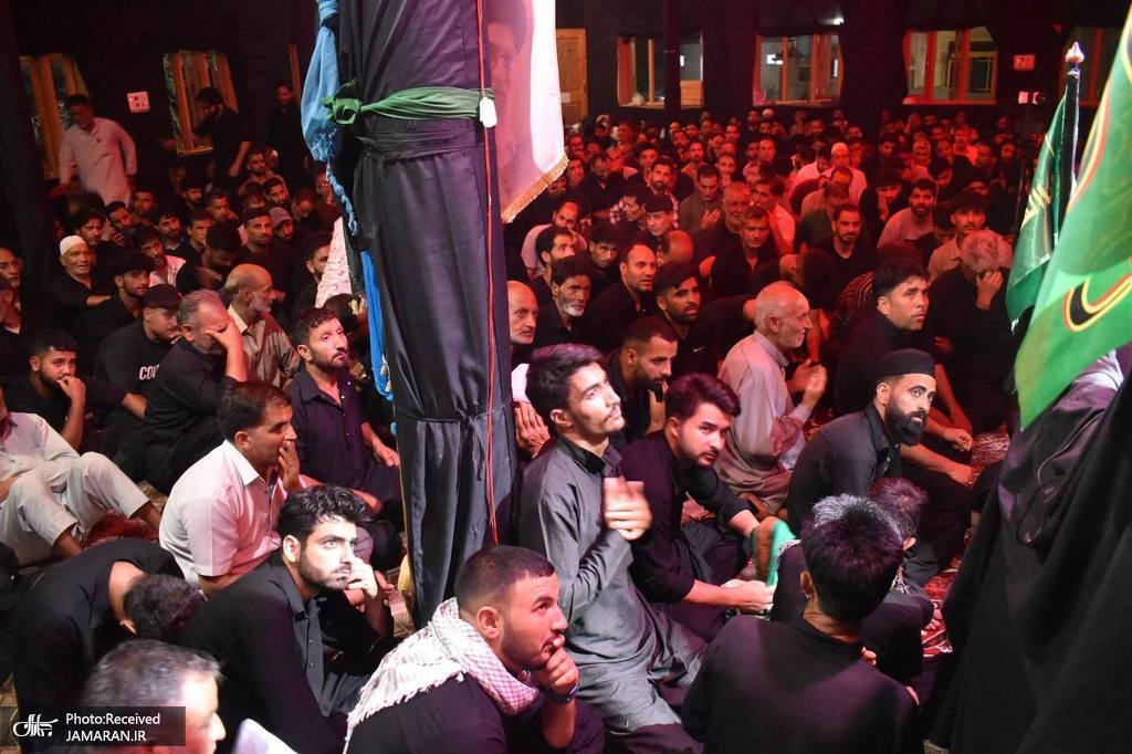 مراسم عزاداری شب عاشورای حسینی در کشمیر ھند برگزار شد
