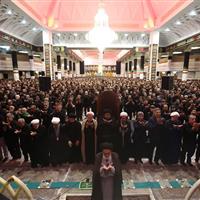نمازظهر عاشورا با شرکت پرشور عزاداران حسینی در قم اقامه شد