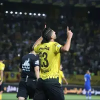بمب بزرگ سپاهان؛ همکاری با محبی!