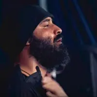 سلام بر آن آغشته به خون 