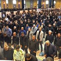 اقامه نماز ظهر عاشورا به یاد آخرین نماز شهدای دشت کربلا