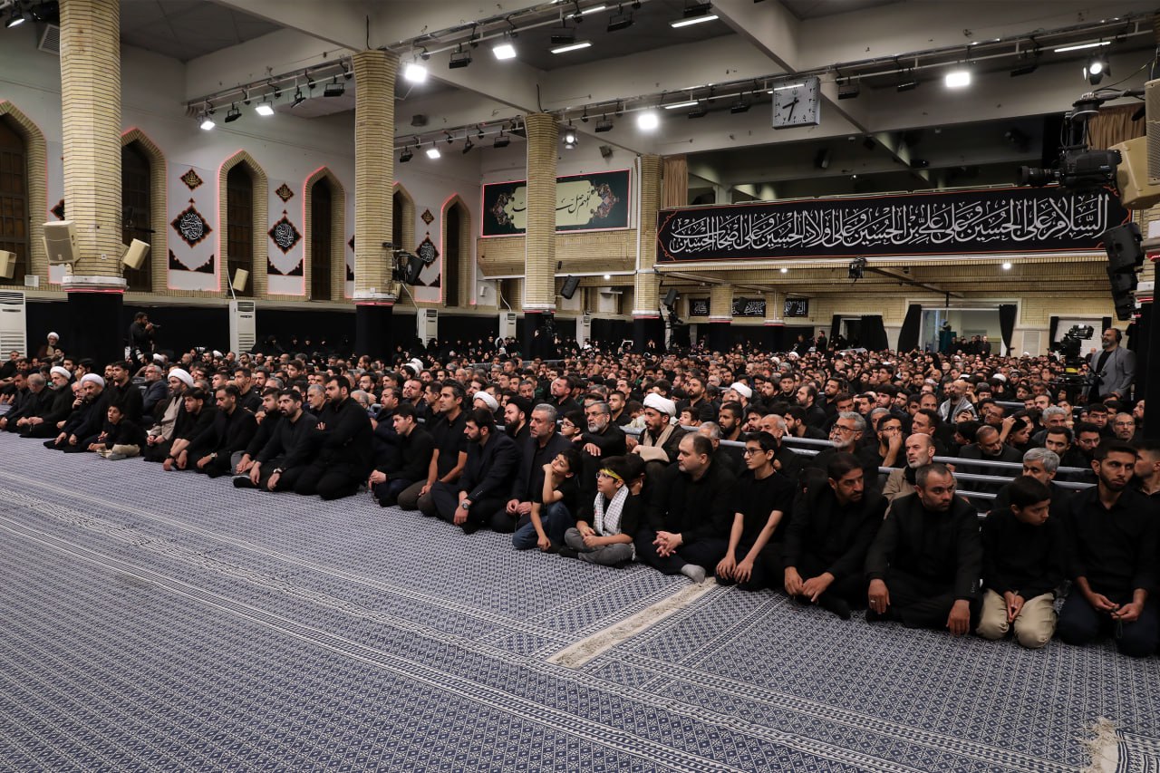 مراسم عزاداری شام غریبان حسینی در حسینیه امام خمینی برگزار شد