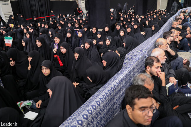 عکس/ تصاویری از مراسم عزاداری شب عاشورای حسینی در حسینیه امام خمینی(ره)