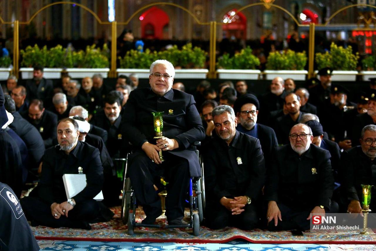 عکس/ خطبه خوانی شب عاشورا در حرم مطهر رضوی