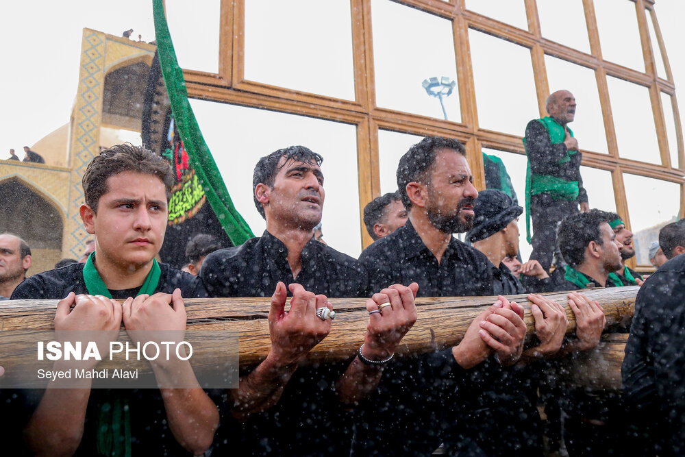 آیین سنتی نخل گردانی عصر عاشورا در یزد