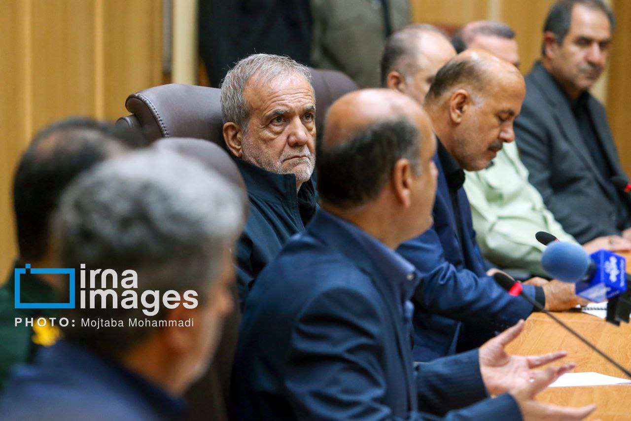 عکس/ ​​​​​​​نشست رئیس جمهور با مسئولان استان گیلان