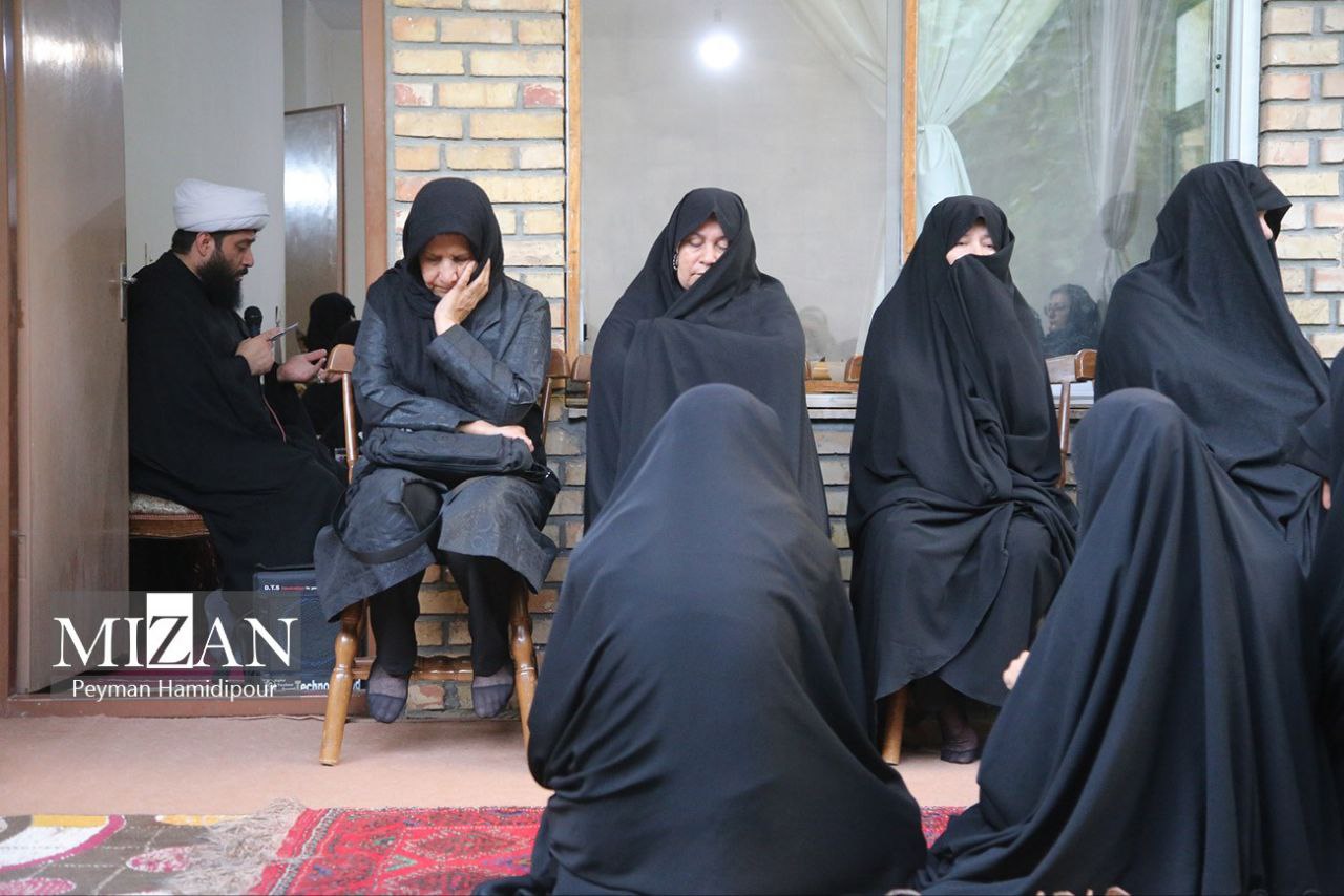 عزاداری سرور و سالار شهیدان در روضه‌های خانگی  