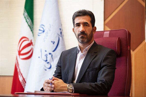 المان «مرد آهنگر» و «مرد خراط» در بازار تاریخی بروجرد نصب شد