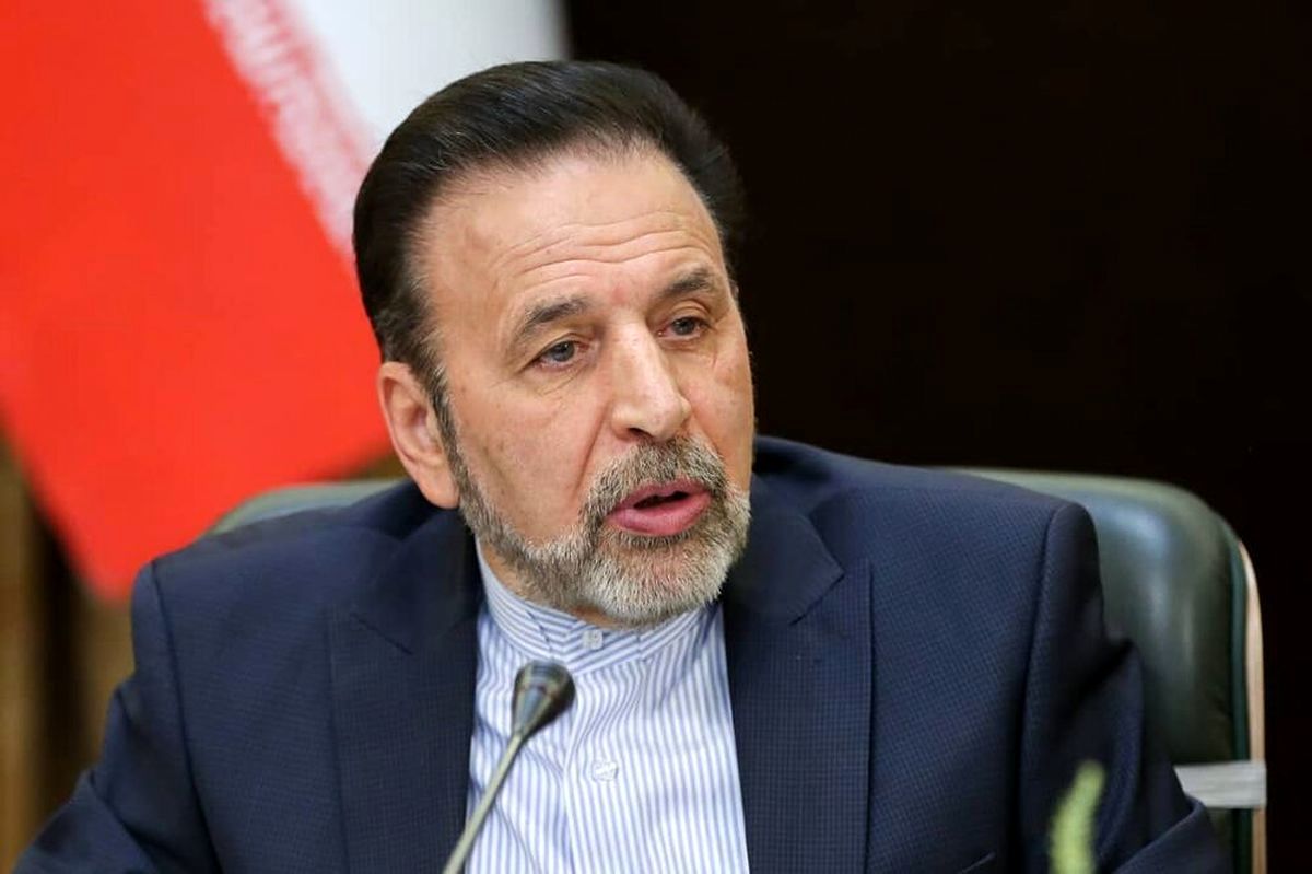 واعظی: دیپلماسی را تعطیل نکنیم اما...